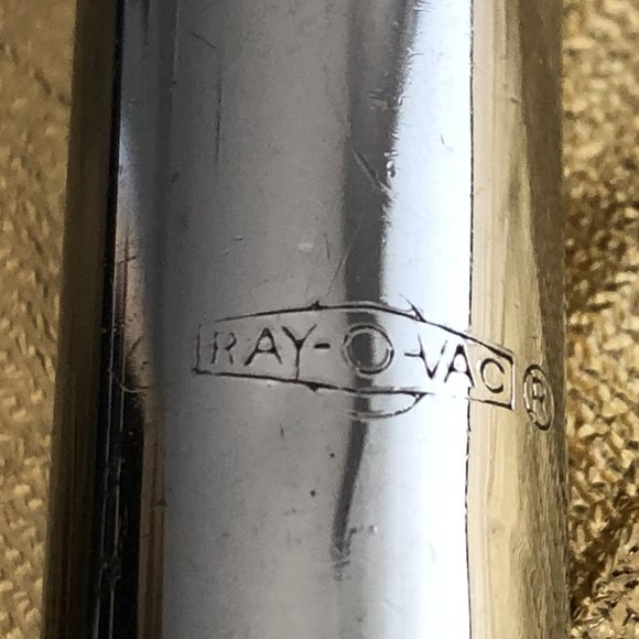 VINTAGE RAY-O-VAC PENLIGHT / LAMPE STYLO VINTAGE RAY-O-VAC - Picture 3 of 4